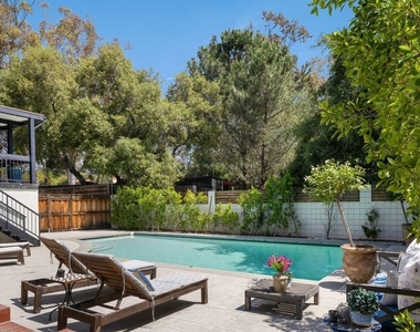 690 Westgate Street - Photo Thumbnail 21