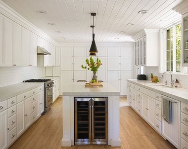 690 Westgate Street - Photo Thumbnail 2