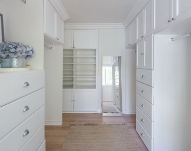 690 Westgate Street - Photo Thumbnail 12