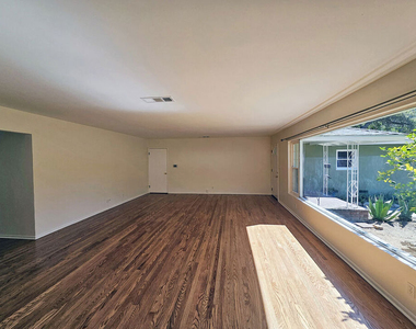 3700 Glenwood Avenue - Photo Thumbnail 4