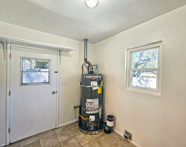 3700 Glenwood Avenue - Photo Thumbnail 11