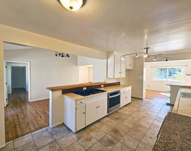 3700 Glenwood Avenue - Photo Thumbnail 9