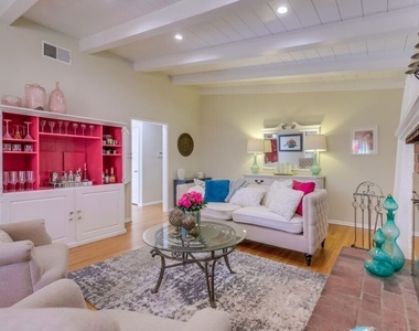 21447 Providencia Street - Photo Thumbnail 13