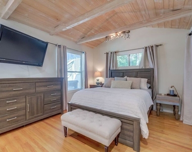 21447 Providencia Street - Photo Thumbnail 46