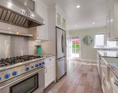 21447 Providencia Street - Photo Thumbnail 30