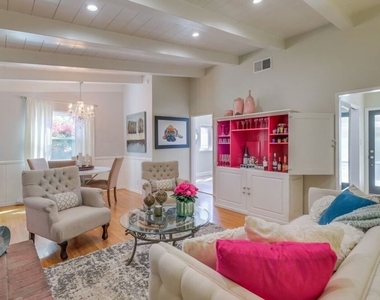 21447 Providencia Street - Photo Thumbnail 14
