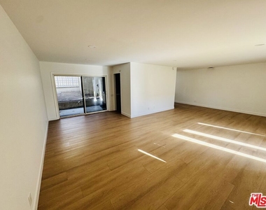 3500 W Manchester Boulevard - Photo Thumbnail 5