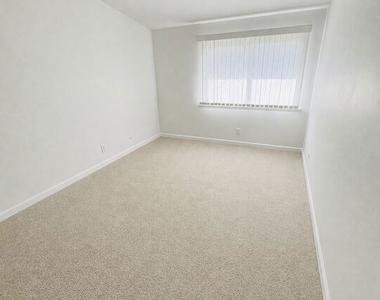 3500 W Manchester Boulevard - Photo Thumbnail 9