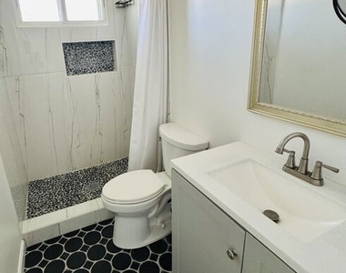 3500 W Manchester Boulevard - Photo Thumbnail 8