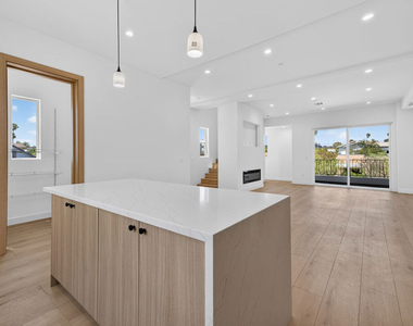 150 N Carondelet Street - Photo Thumbnail 10