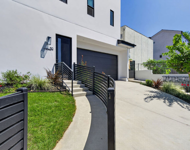 150 N Carondelet Street - Photo Thumbnail 39