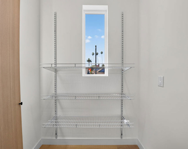 150 N Carondelet Street - Photo Thumbnail 12