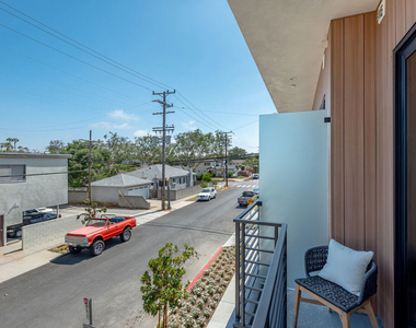 4095 Sawtelle Boulevard - Photo Thumbnail 22