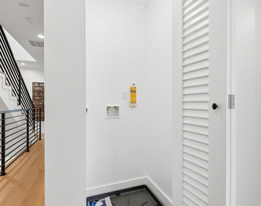 4095 Sawtelle Boulevard - Photo Thumbnail 19