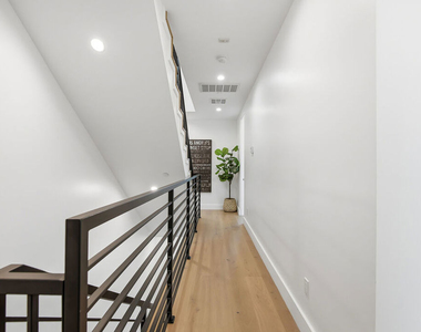 4095 Sawtelle Boulevard - Photo Thumbnail 17