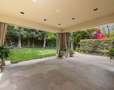 1121 La Collina Drive - Photo Thumbnail 5