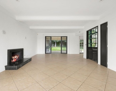 1121 La Collina Drive - Photo Thumbnail 3