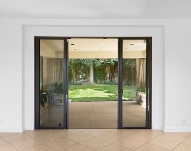1121 La Collina Drive - Photo Thumbnail 4