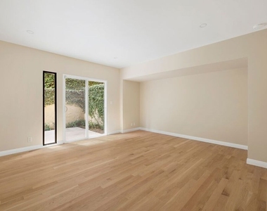 1121 La Collina Drive - Photo Thumbnail 24