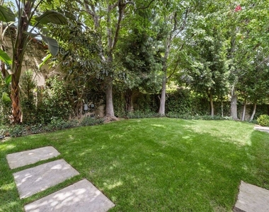 1121 La Collina Drive - Photo Thumbnail 28