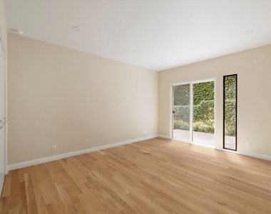 1121 La Collina Drive - Photo Thumbnail 22
