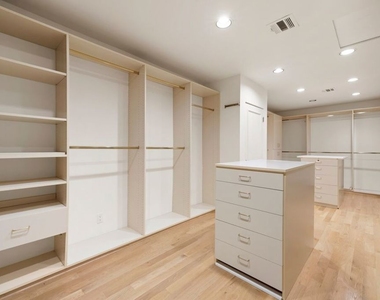 1121 La Collina Drive - Photo Thumbnail 17