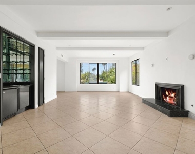 1121 La Collina Drive - Photo Thumbnail 1