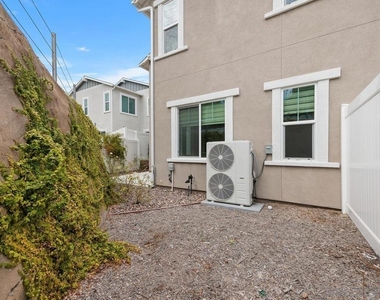 1523 Wingwood - Photo Thumbnail 13