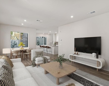 1523 Wingwood - Photo Thumbnail 4
