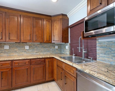 6783 Heath Ct - Photo Thumbnail 13