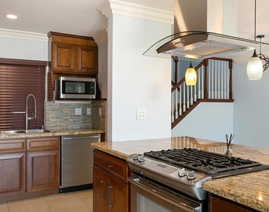 6783 Heath Ct - Photo Thumbnail 11