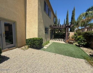 7036 Baneberry Avenue - Photo Thumbnail 6