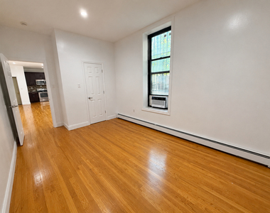 464 Throop Avenue - Photo Thumbnail 6