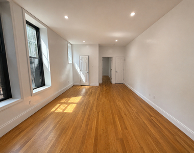 464 Throop Avenue - Photo Thumbnail 1
