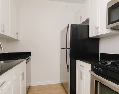71 Broadway - Photo Thumbnail 5