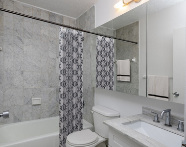 115 East 34th Street - Photo Thumbnail 3