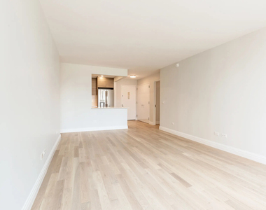235 West 48th Street - Photo Thumbnail 8