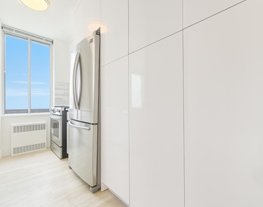 1735 York Avenue - Photo Thumbnail 4