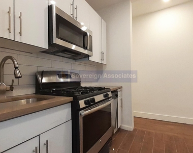 186 Claremont Avenue - Photo Thumbnail 8