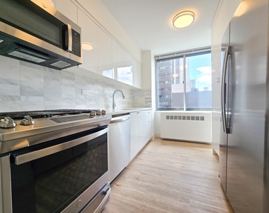 1735 York Avenue - Photo Thumbnail 6