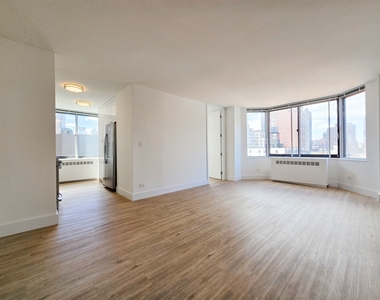 1735 York Avenue - Photo Thumbnail 2