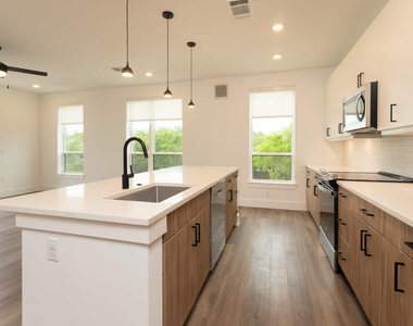 17727 Addison Road - Photo Thumbnail 4