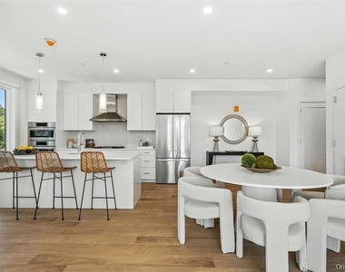 402 Halstead Avenue - Photo Thumbnail 3
