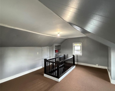 18640 Murdock Avenue - Photo Thumbnail 8