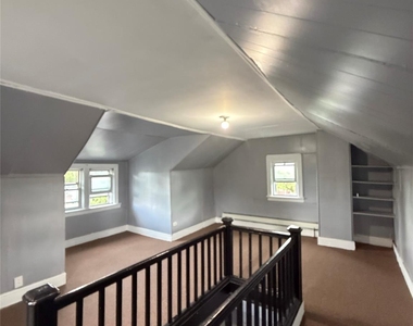18640 Murdock Avenue - Photo Thumbnail 3