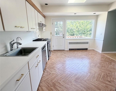 821 Channel Road - Photo Thumbnail 8