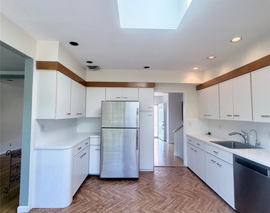 821 Channel Road - Photo Thumbnail 7