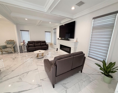 16 Eden Lane - Photo Thumbnail 4