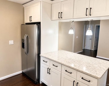23 Ginny Lane - Photo Thumbnail 5