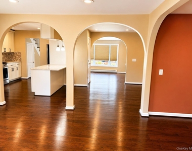 23 Ginny Lane - Photo Thumbnail 9